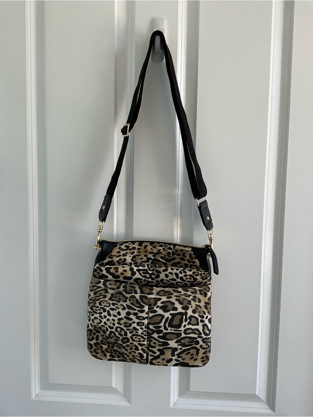 NW/OT Chico’s Nylon Leopard Print Crossbody Bag with Black Trim - Picture 4 of 9